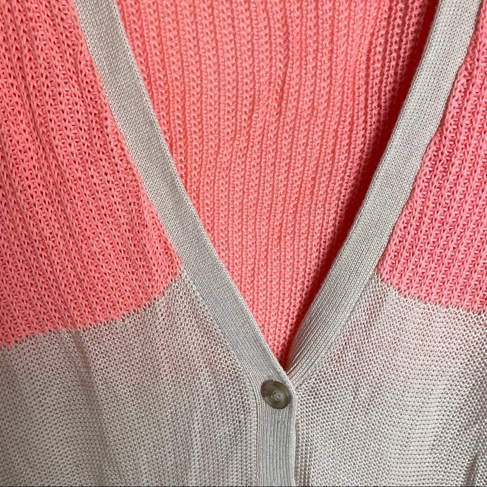 American Eagle Pink Color Block V-Neck Sweater - Picture 4 of 12
